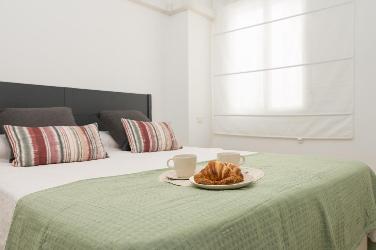 Precioso Apartamento Con Habitacion Separada En Centro Historico De Málaga Buitenkant foto